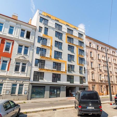 Brand New Studio Apartment #21 With Free Secure Parking In The Center Praga Exterior foto