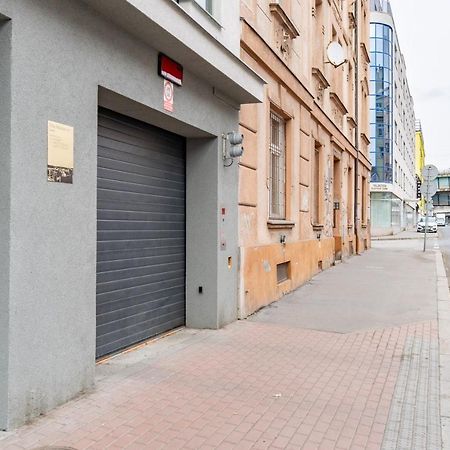 Brand New Studio Apartment #21 With Free Secure Parking In The Center Praga Exterior foto