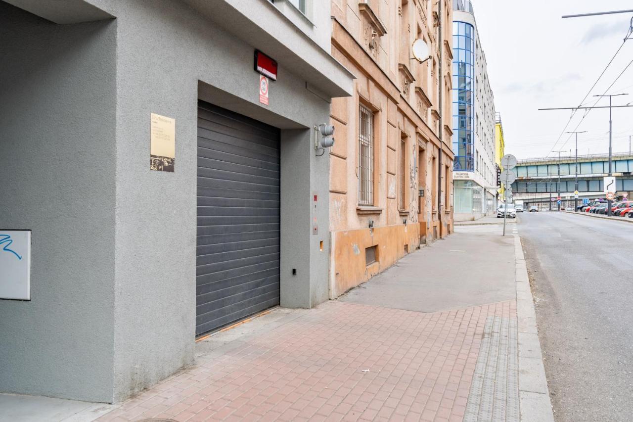 Brand New Studio Apartment #21 With Free Secure Parking In The Center Praga Exterior foto